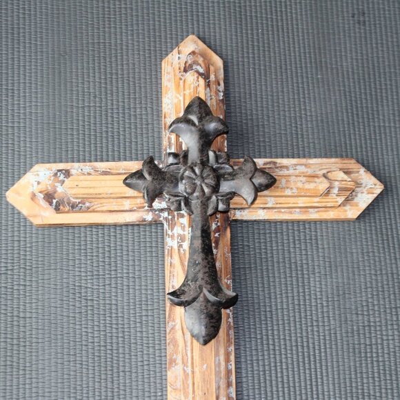 Hobby Lobby Shabby Chic Destressed Wood and Metal Cross - Picture 2 of 8